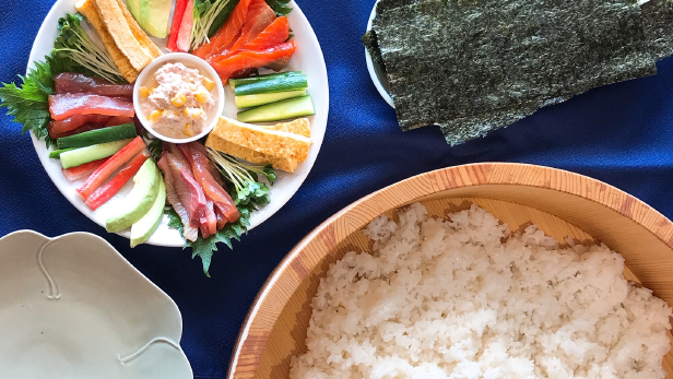 みんなでワイワイ！手巻き寿司の巻