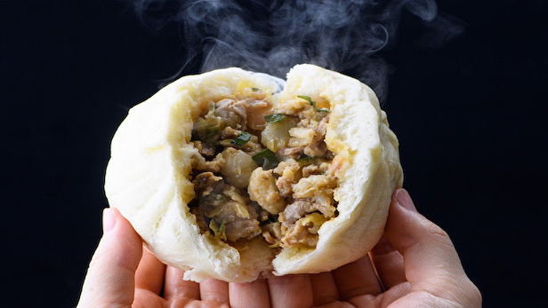 博多 椒房庵から新発売 博多名物「もつ鍋」を ふかふか生地で包んだ「もつまん」