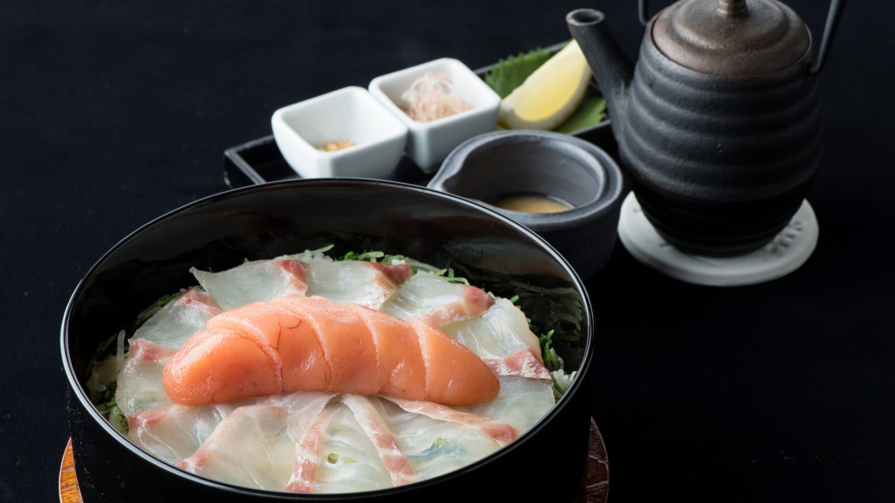 お盆の帰省に、博多の味覚を堪能する特別なひとときを。